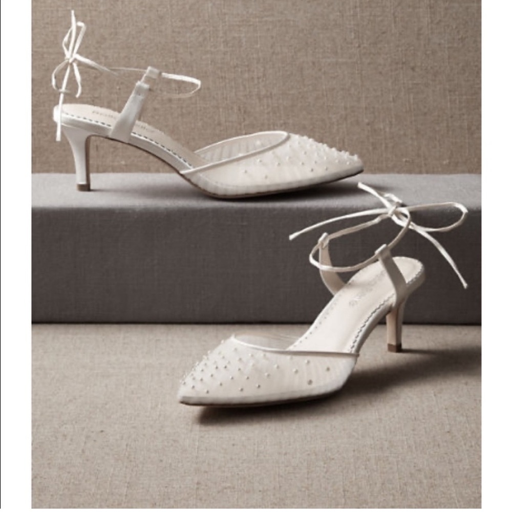 Bella Belle Ivory Laced Bridal Shoe, 7.5 slingback with kitten heel